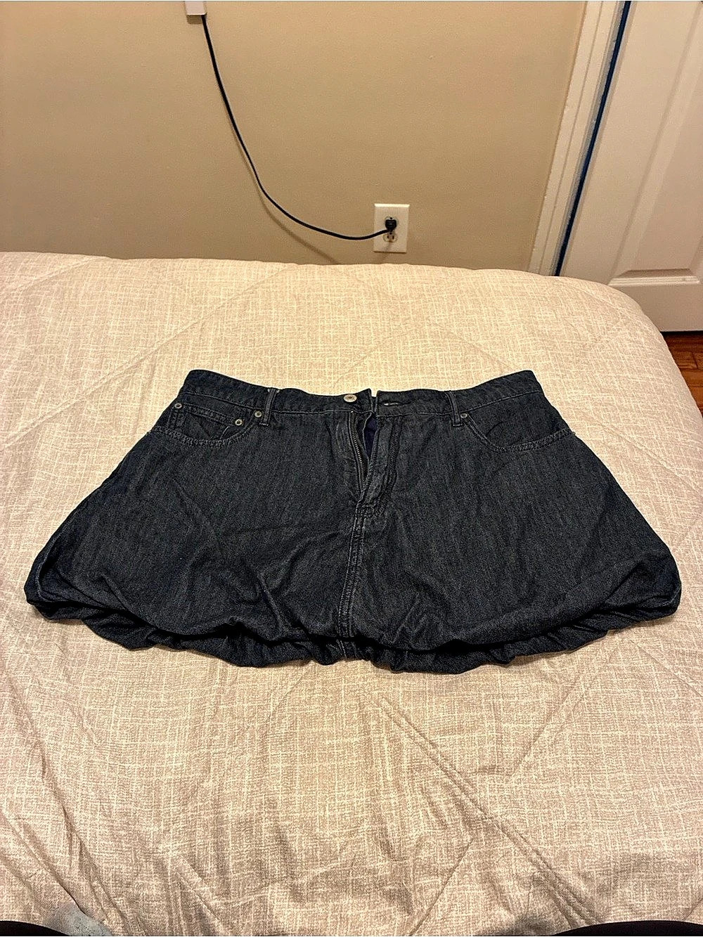 AE Bubble Hem Skort